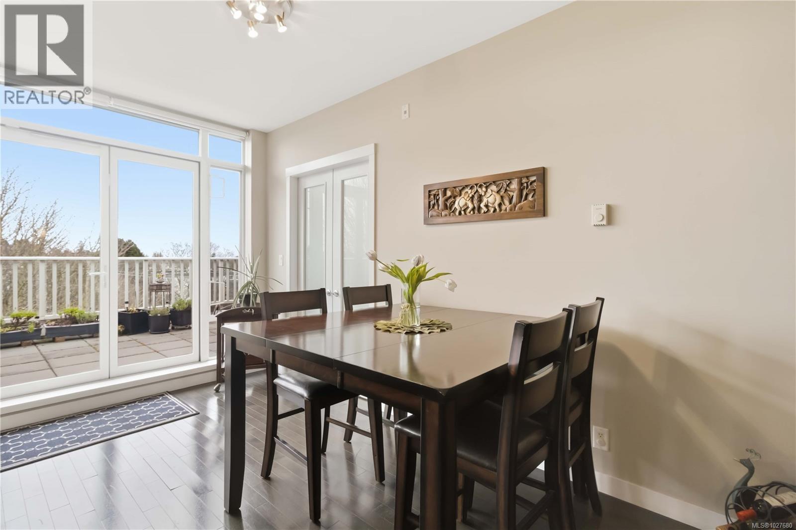 #508 999 BURDETT AVE - 18