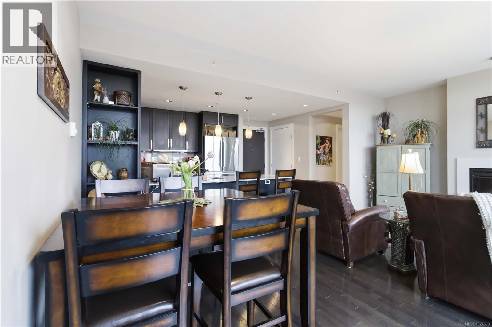 #508 999 Burdett Ave - 19