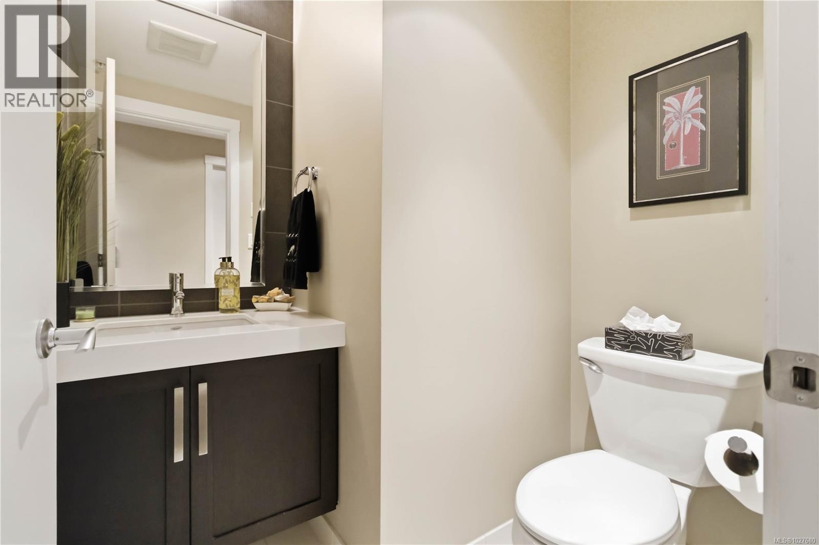 #508 999 BURDETT AVE - 20