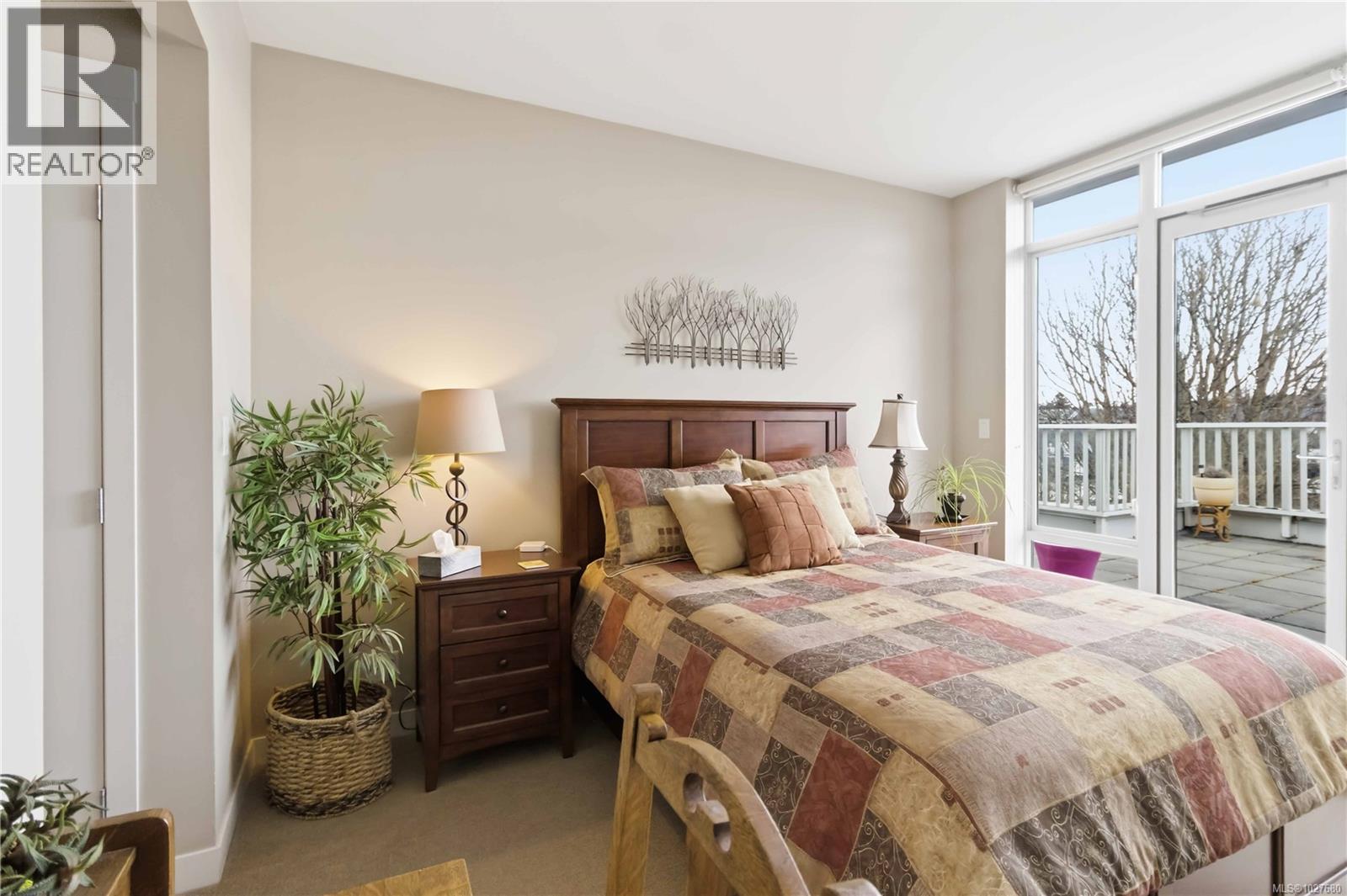 #508 999 Burdett Ave - 22