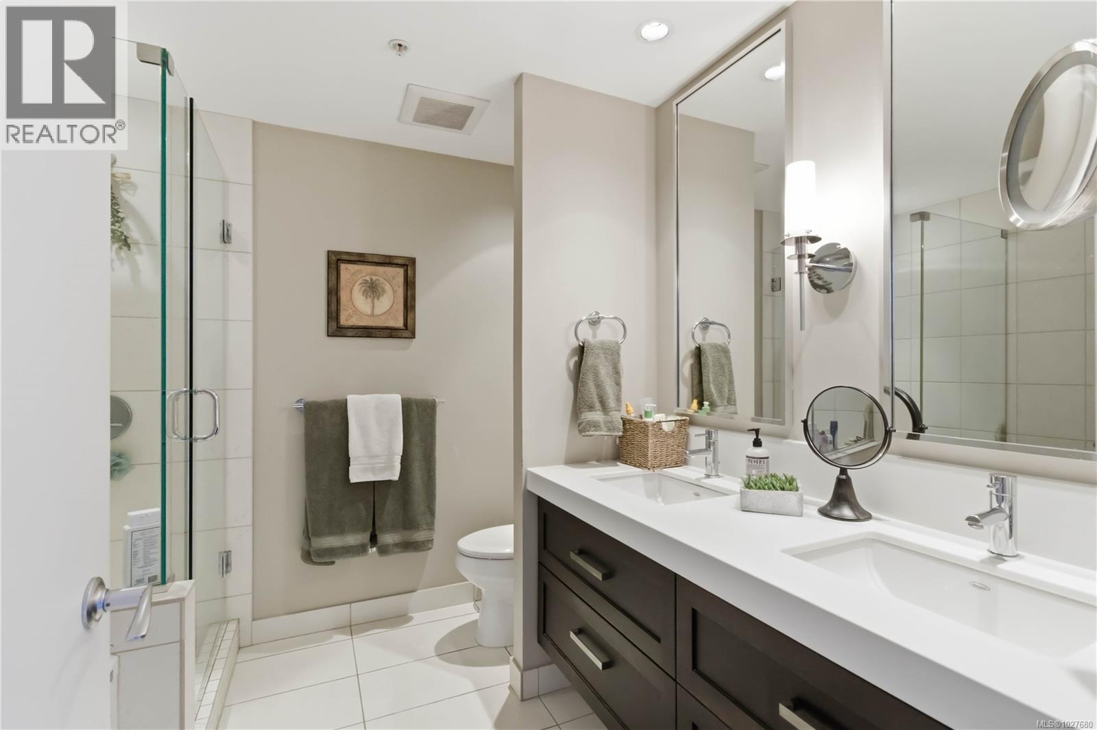 #508 999 Burdett Ave - 26