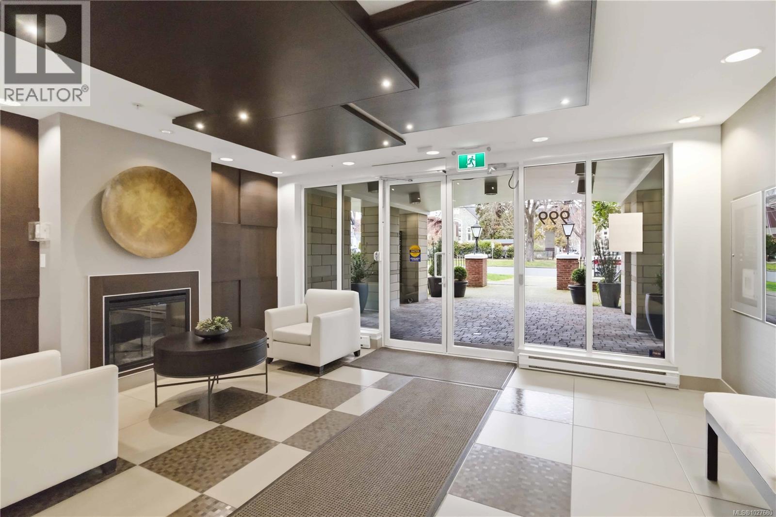 #508 999 BURDETT AVE - 39