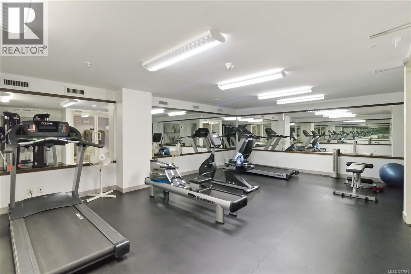 #508 999 BURDETT AVE - 44