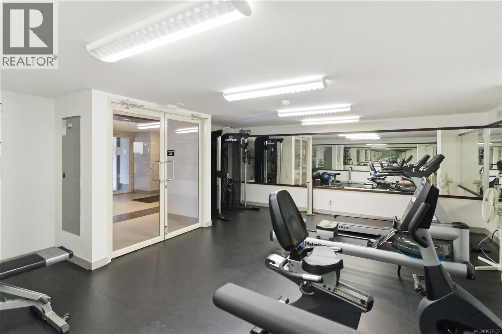 #508 999 Burdett Ave - 45