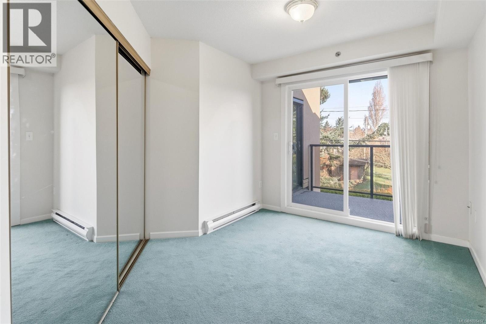 #306 3969 SHELBOURNE ST - 22