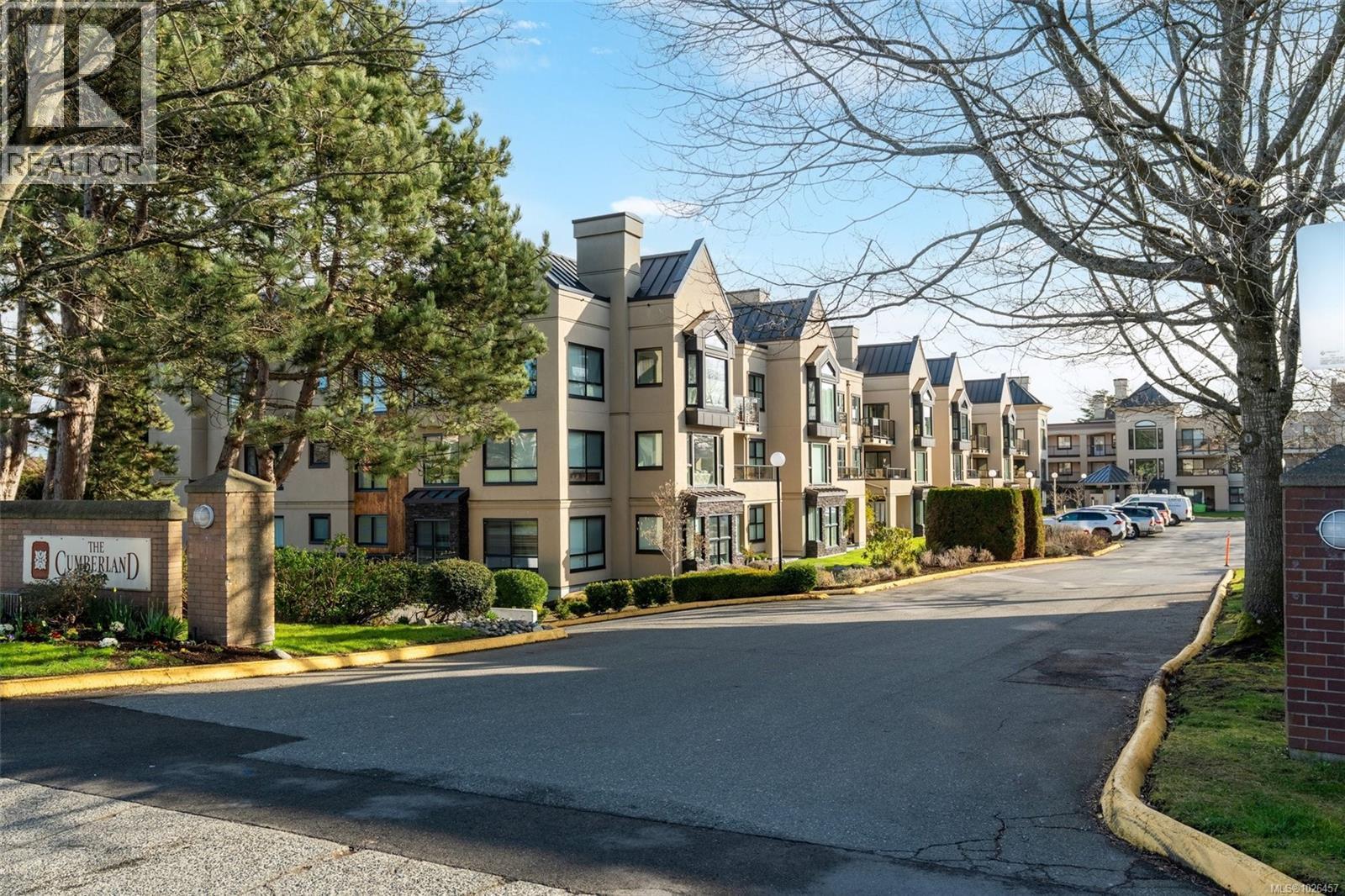 #306 3969 SHELBOURNE ST - Image 3