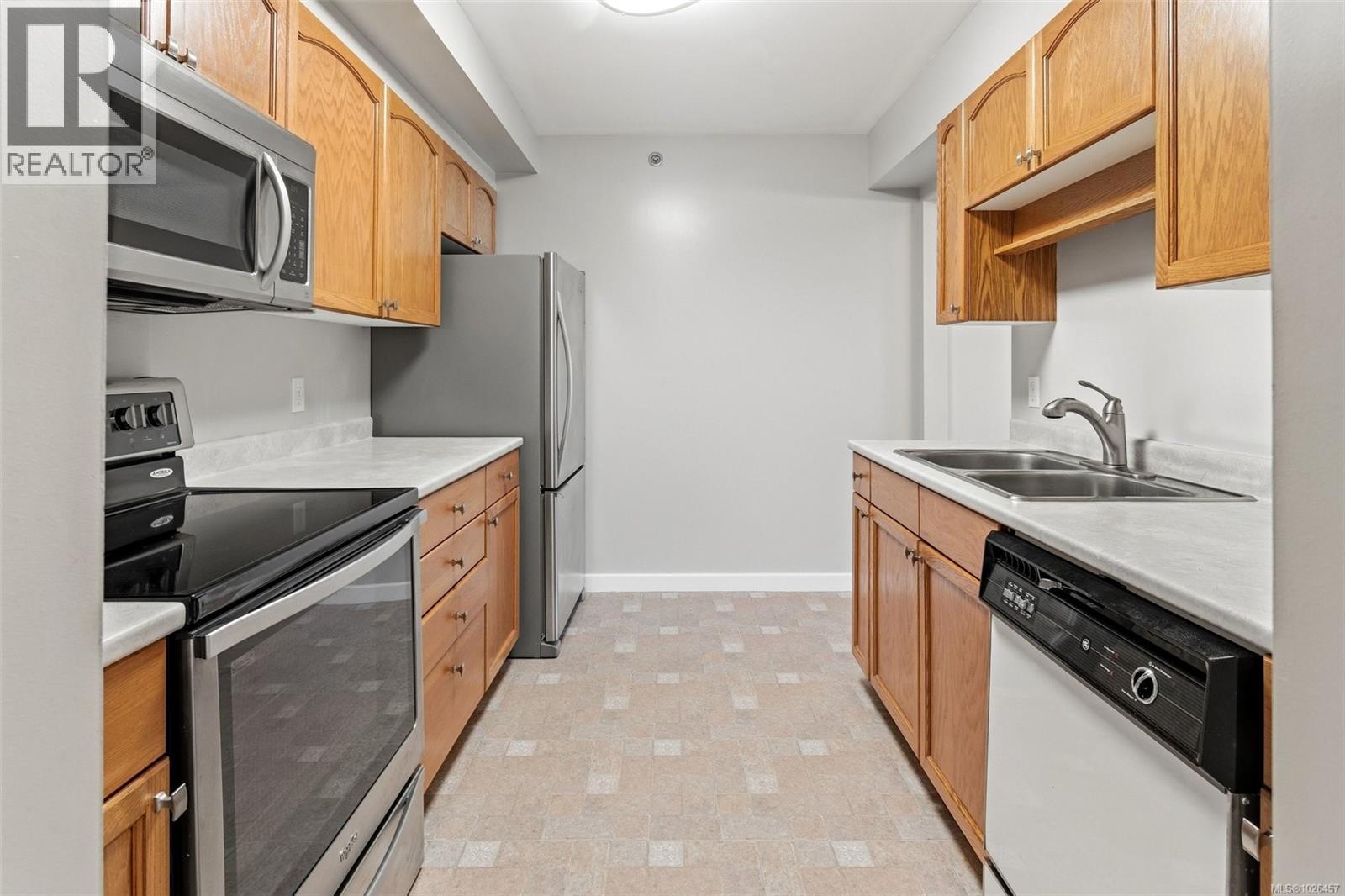 #306 3969 SHELBOURNE ST - 9