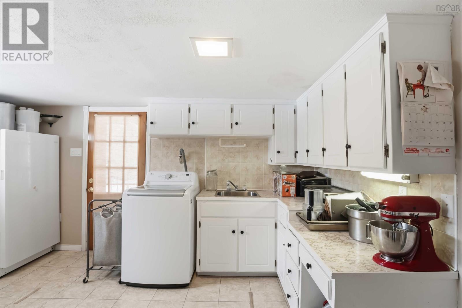 Property 19 of 30 of 33 Henshaw Drive