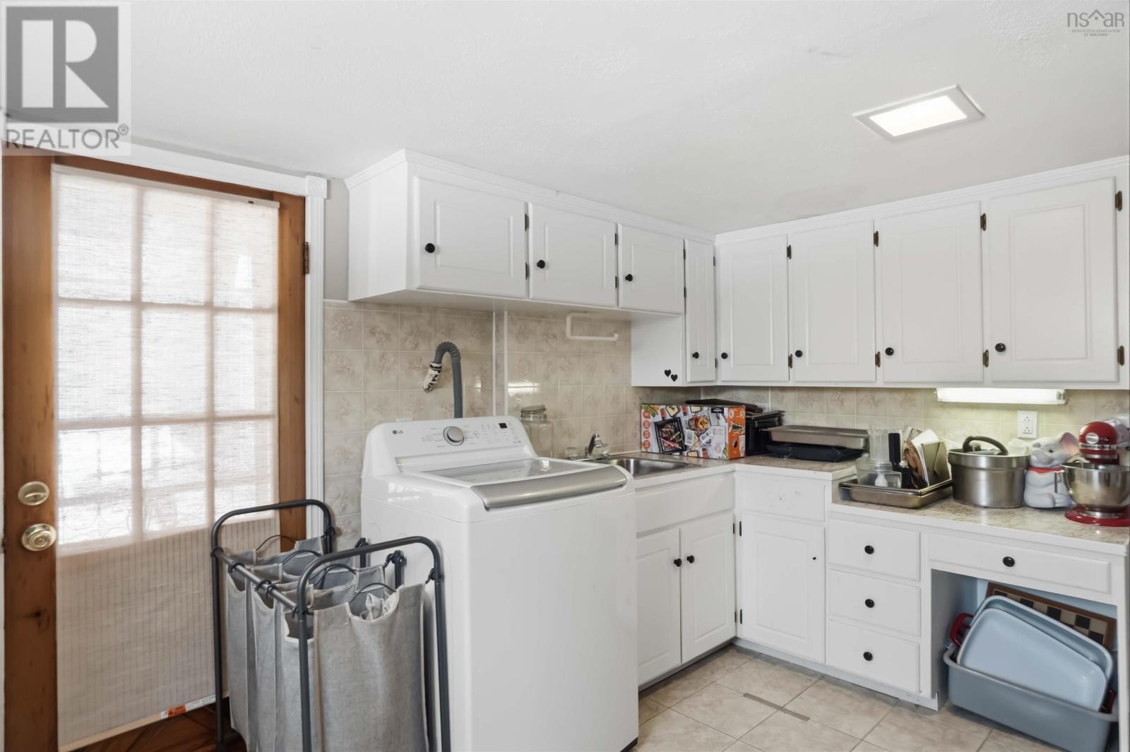 Property 20 of 30 of 33 Henshaw Drive