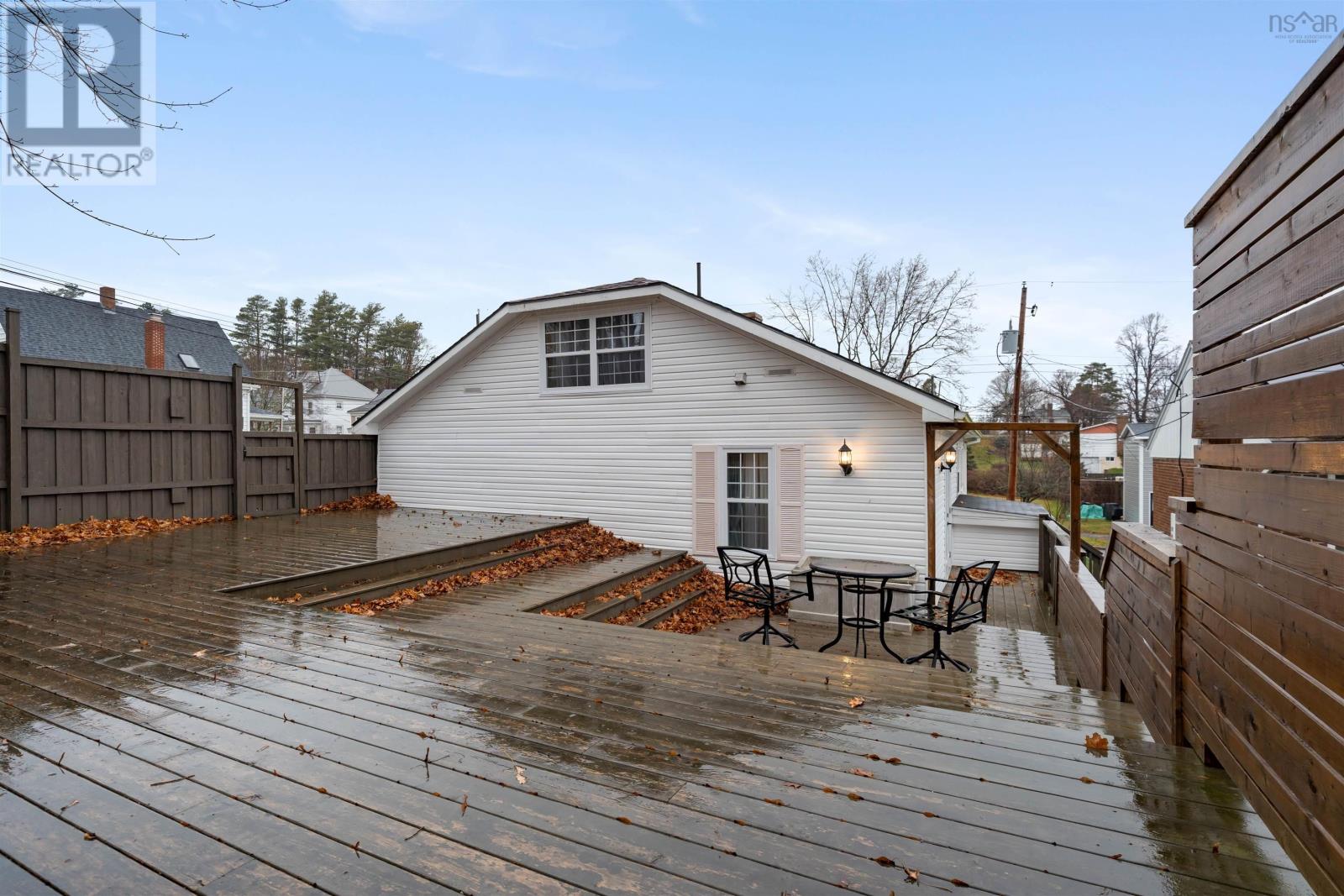 140 MAPLE AVENUE - 38