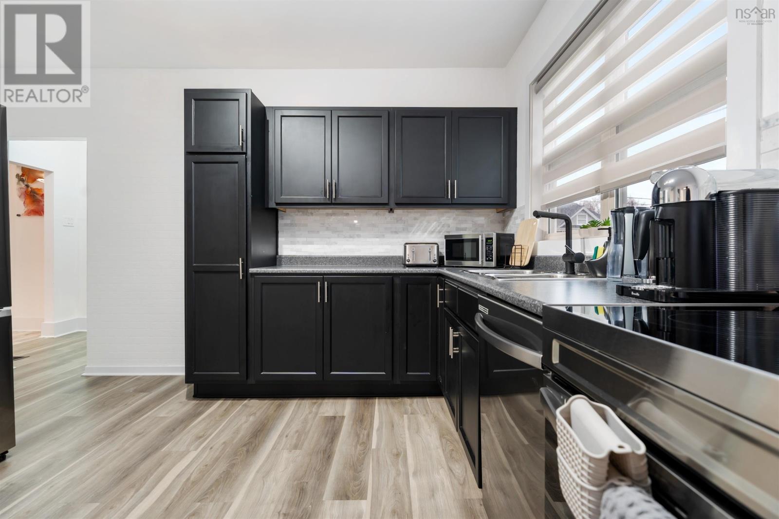140 MAPLE AVENUE - 3
