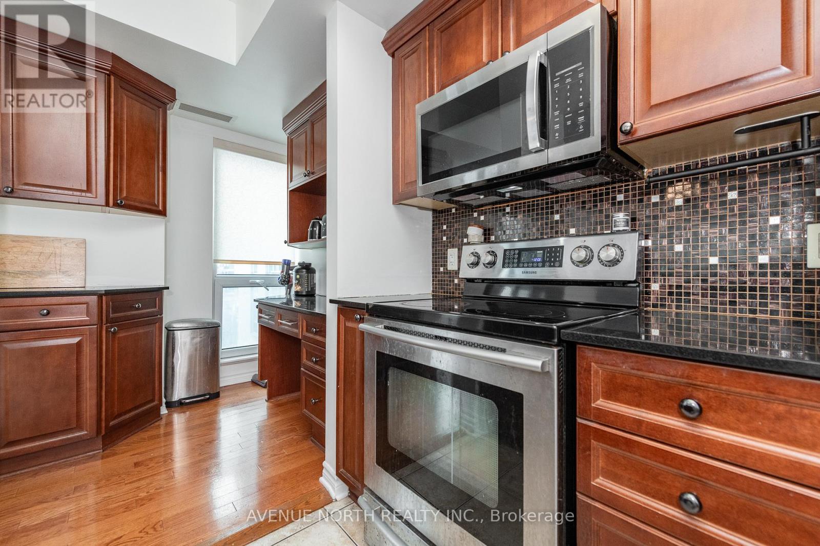 #912 200 RIDEAU STREET - 13