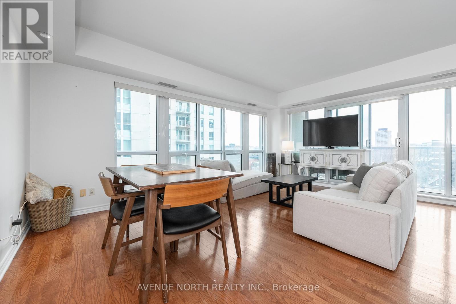#912 200 RIDEAU STREET - 14