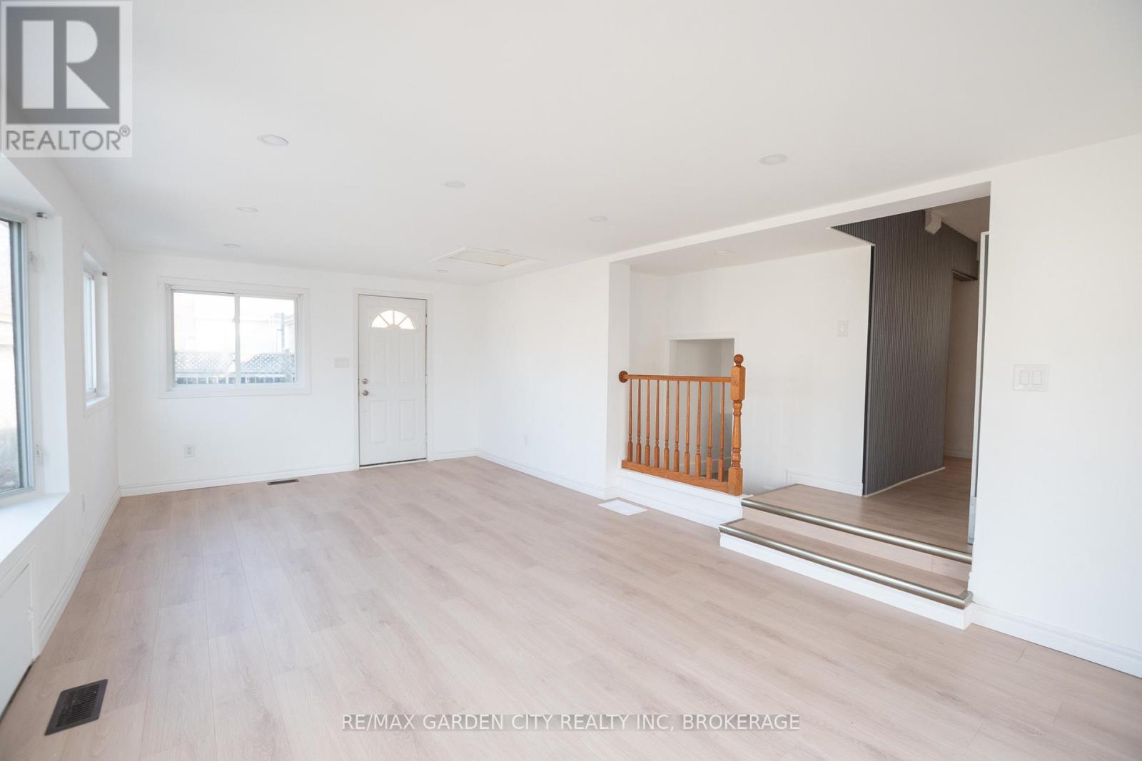 9 FIR AVENUE - 16