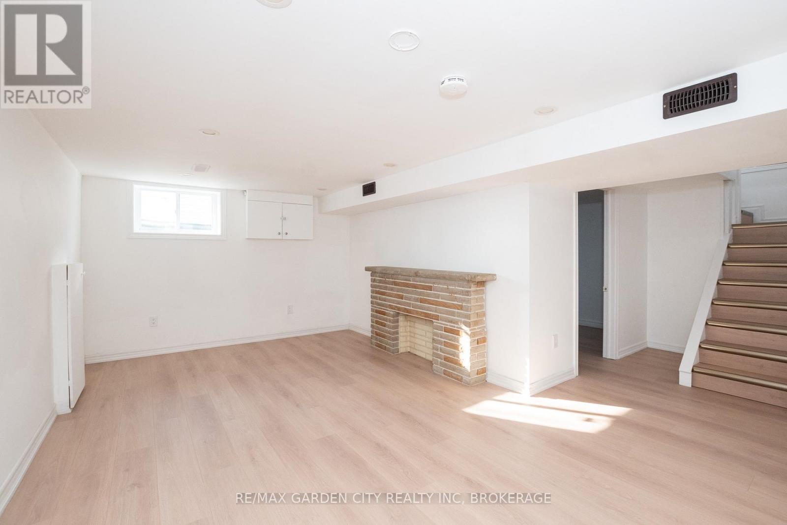 9 FIR AVENUE - 28