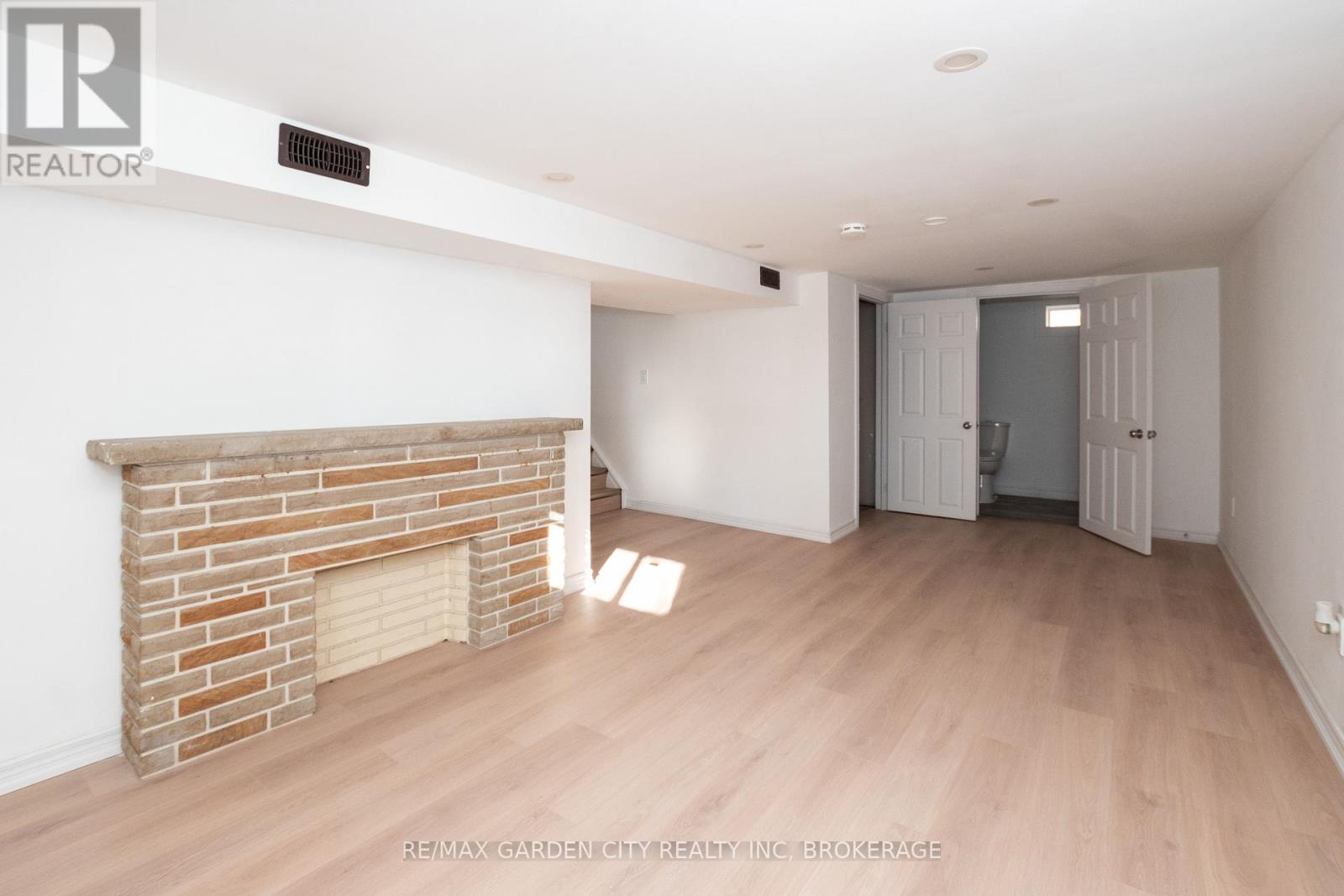 9 FIR AVENUE - 29