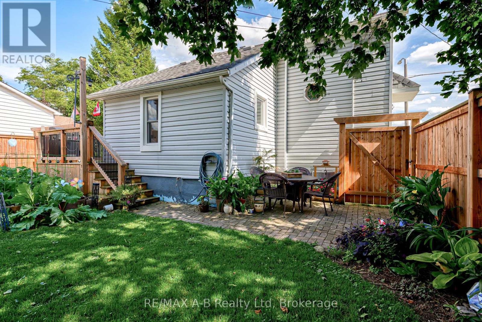 36 HURON STREET — photo 39
