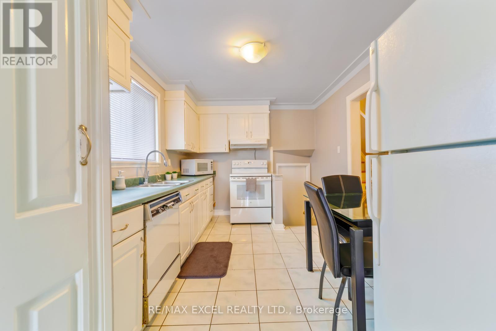 57 LOWRY SQUARE - 10