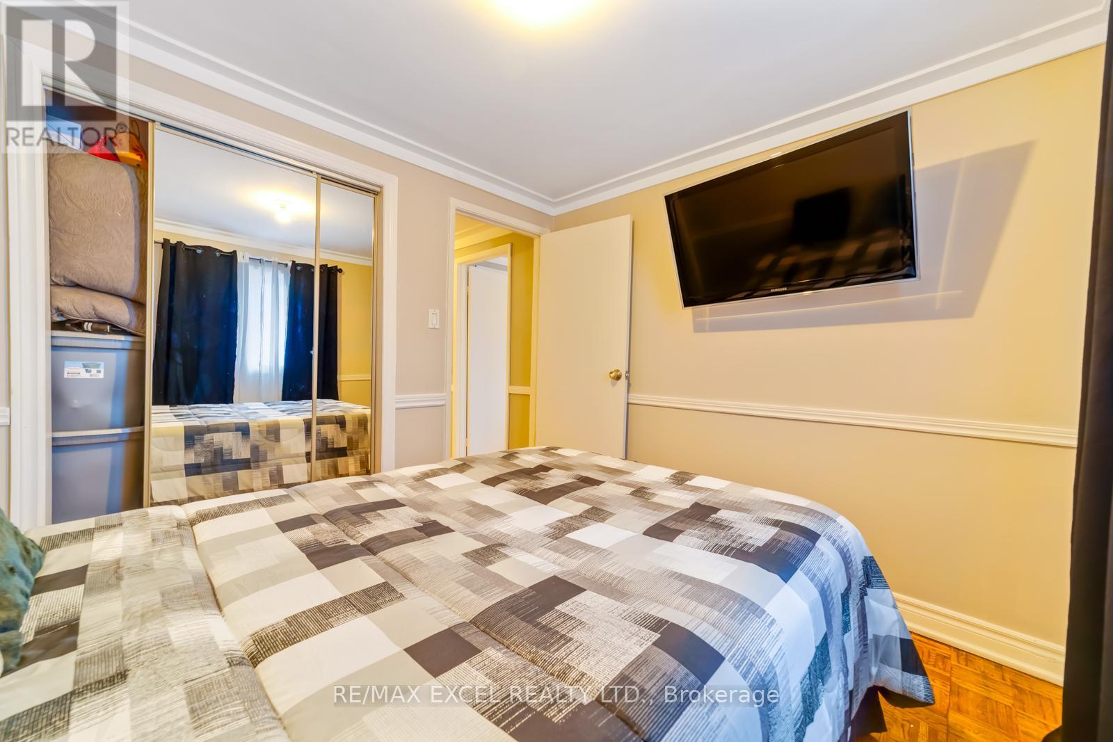 57 LOWRY SQUARE - 16