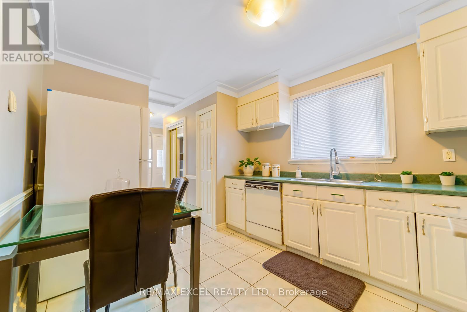 57 LOWRY SQUARE - 9