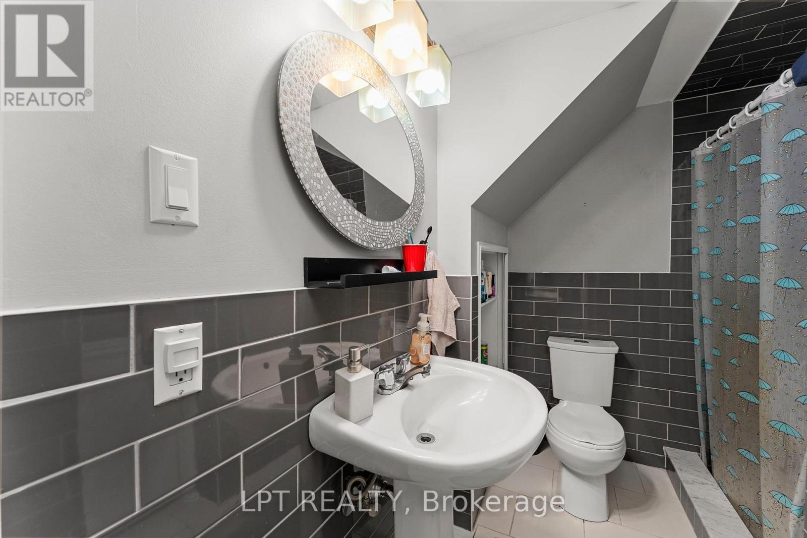 1109 RAVENSHOE ROAD - 37