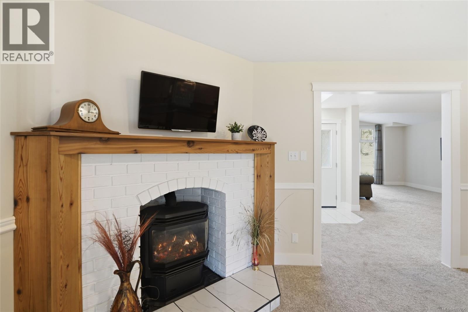 1148 CLUBHOUSE DR - 10