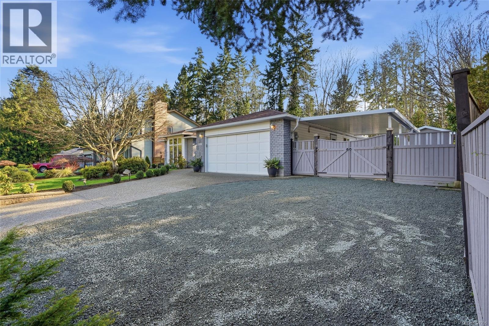 1148 CLUBHOUSE DR - Image 2