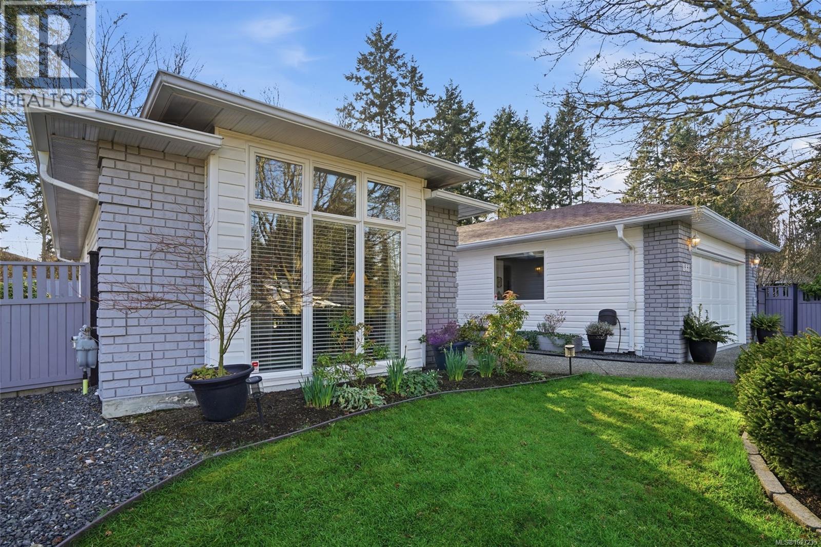 1148 CLUBHOUSE DR - 42