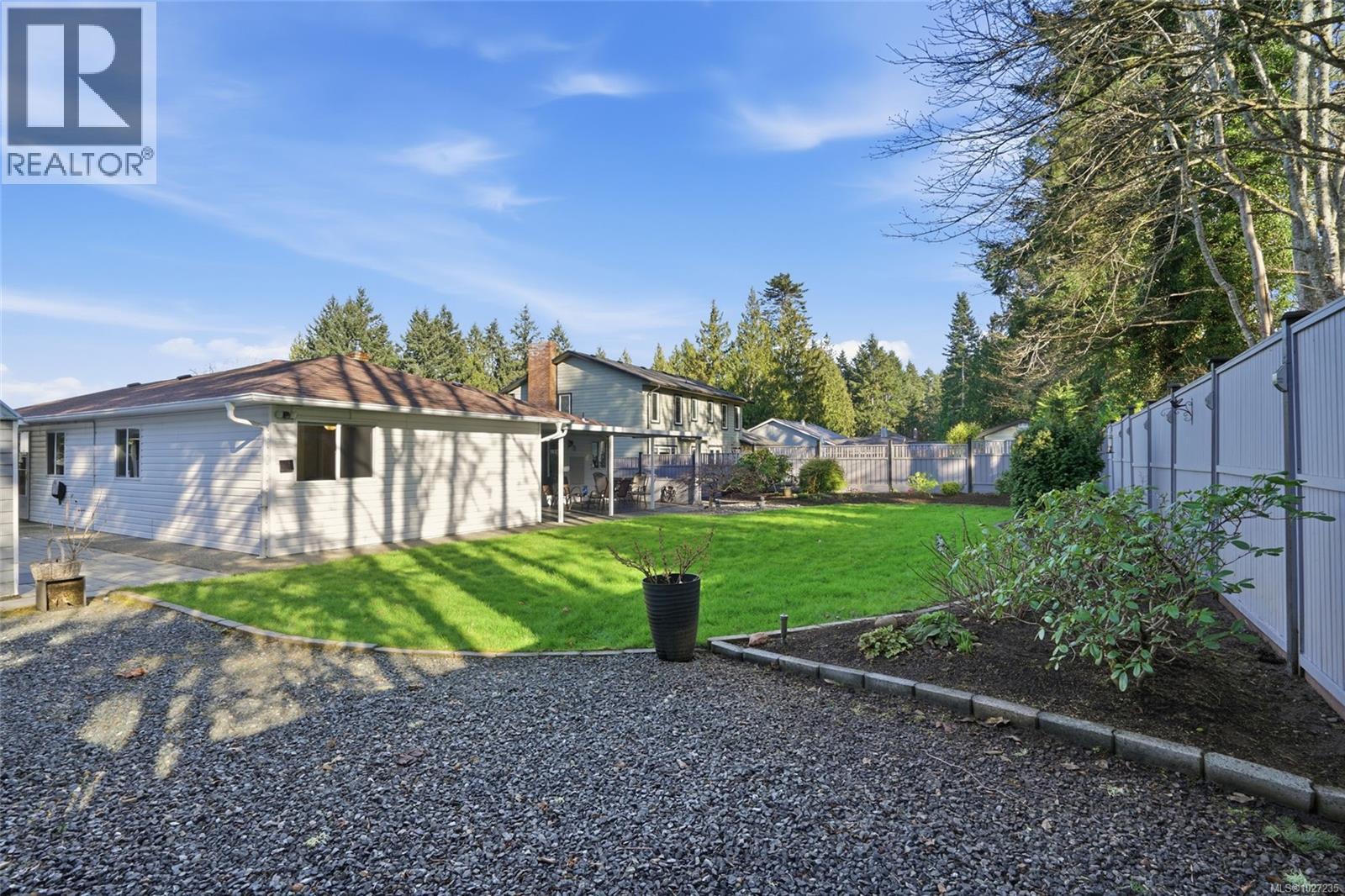 1148 CLUBHOUSE DR - 50