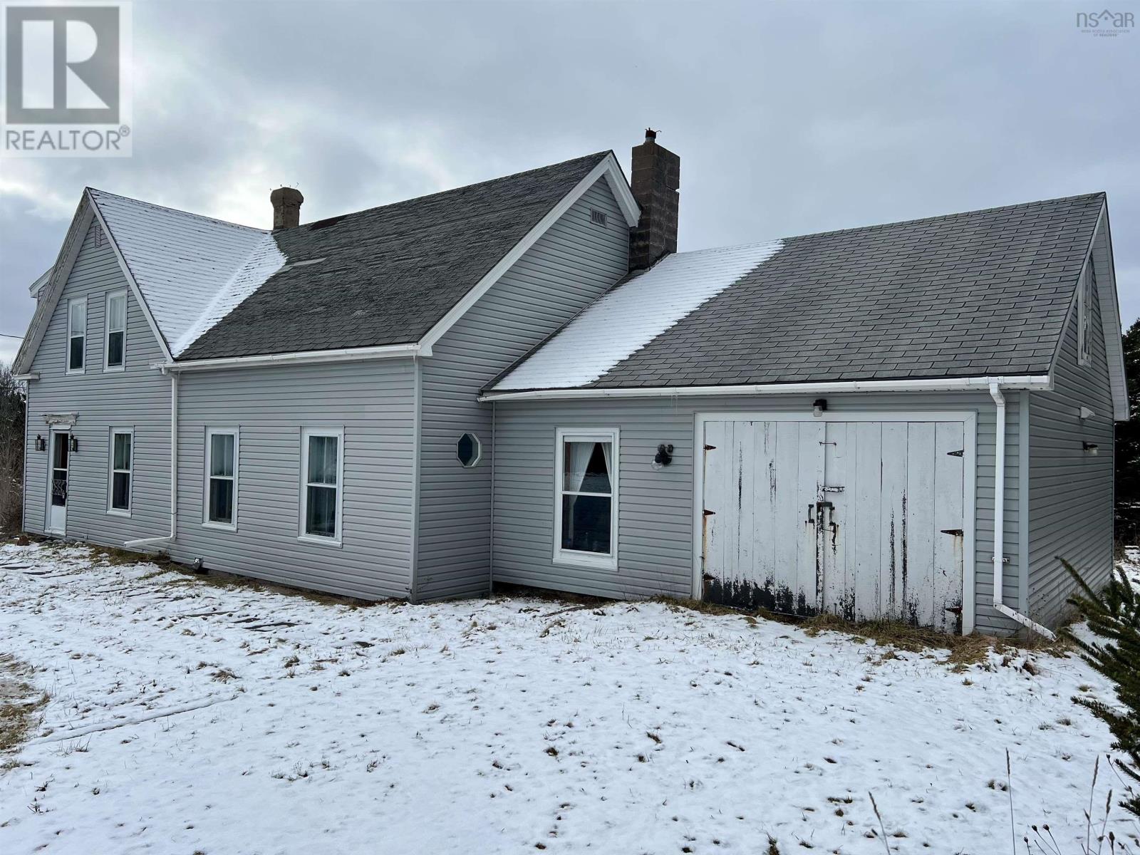 Property 30 of 31 of 647 East Green Harbour