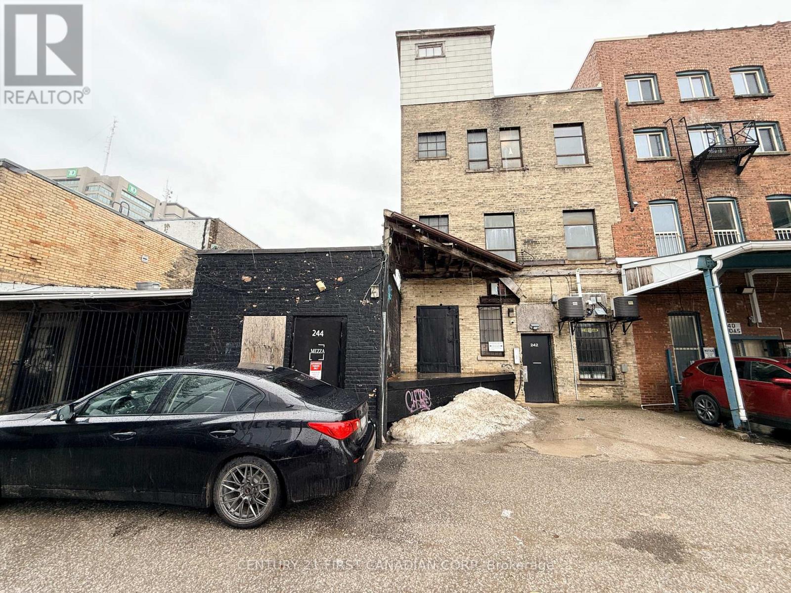 244 DUNDAS STREET Property Photo