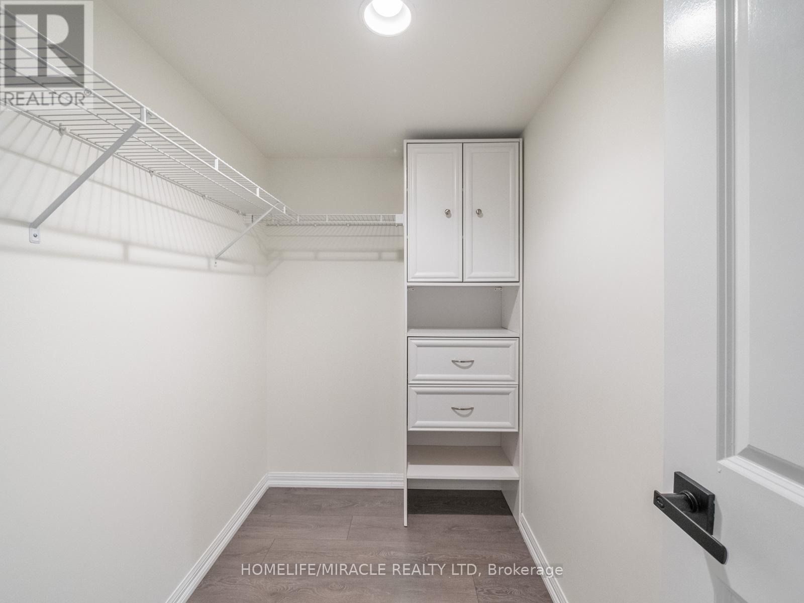 103 – 125 WESTERN BATTERY ROAD,Toronto (Niagara),,