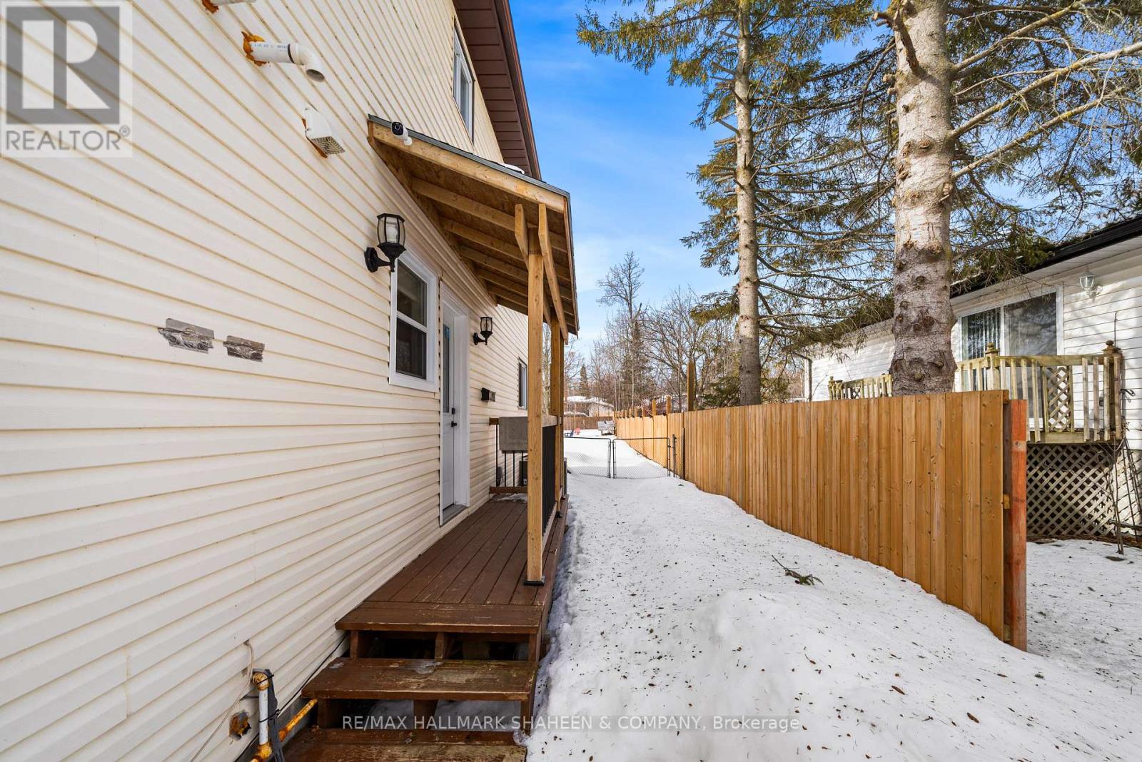 2196 RICHARD STREET - 3