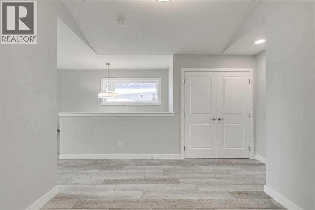 Single Family House for Sale in  Silverton Glen Way SW Silverado Calgary 