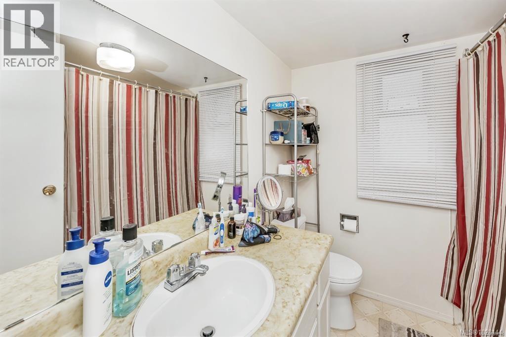 9254 Rideau Ave - 15