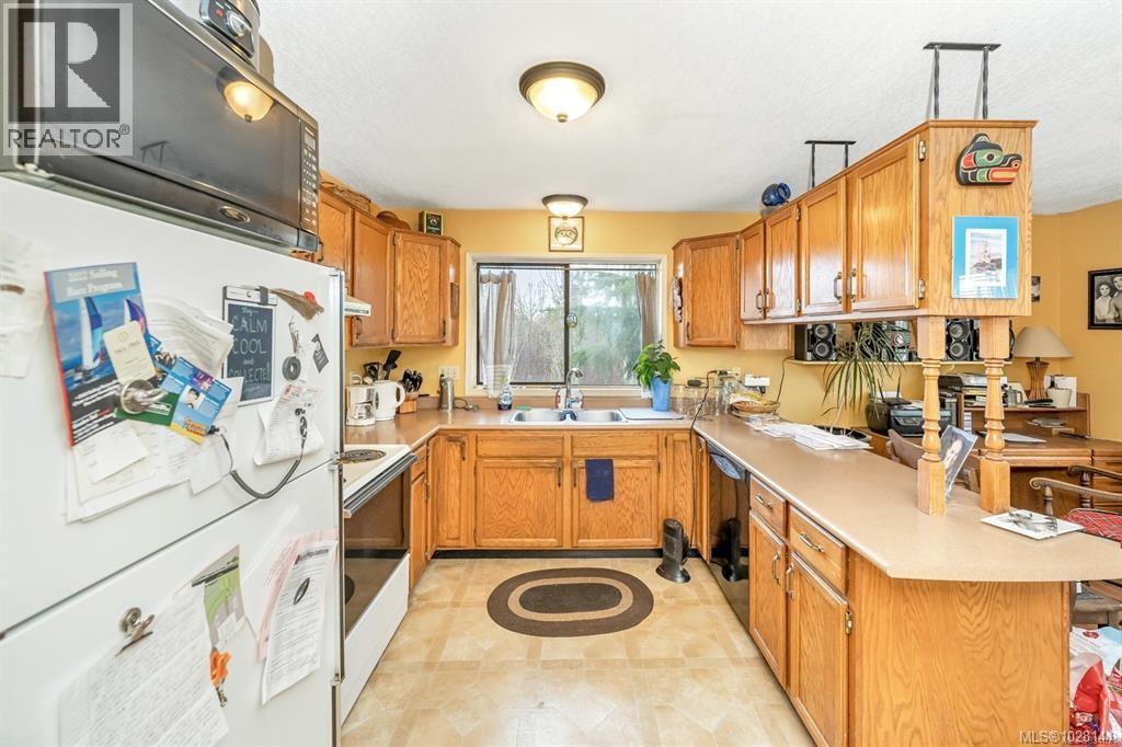 9254 Rideau Ave - 12