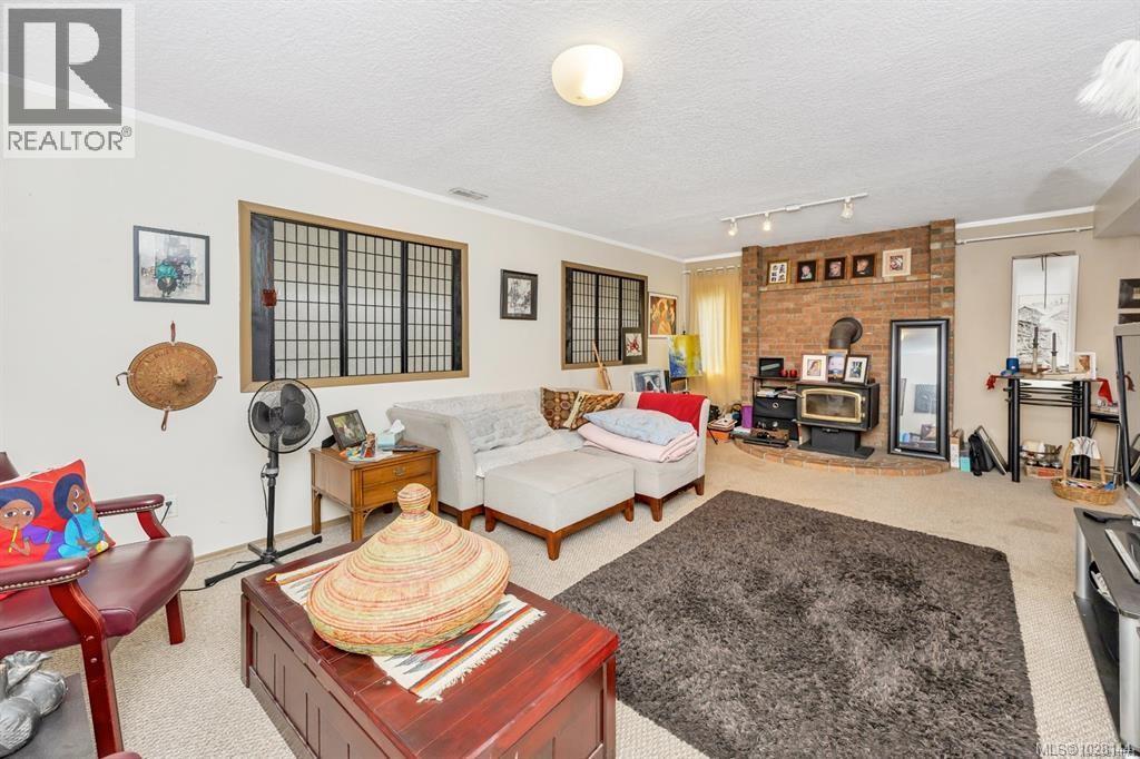 9254 Rideau Ave - 13