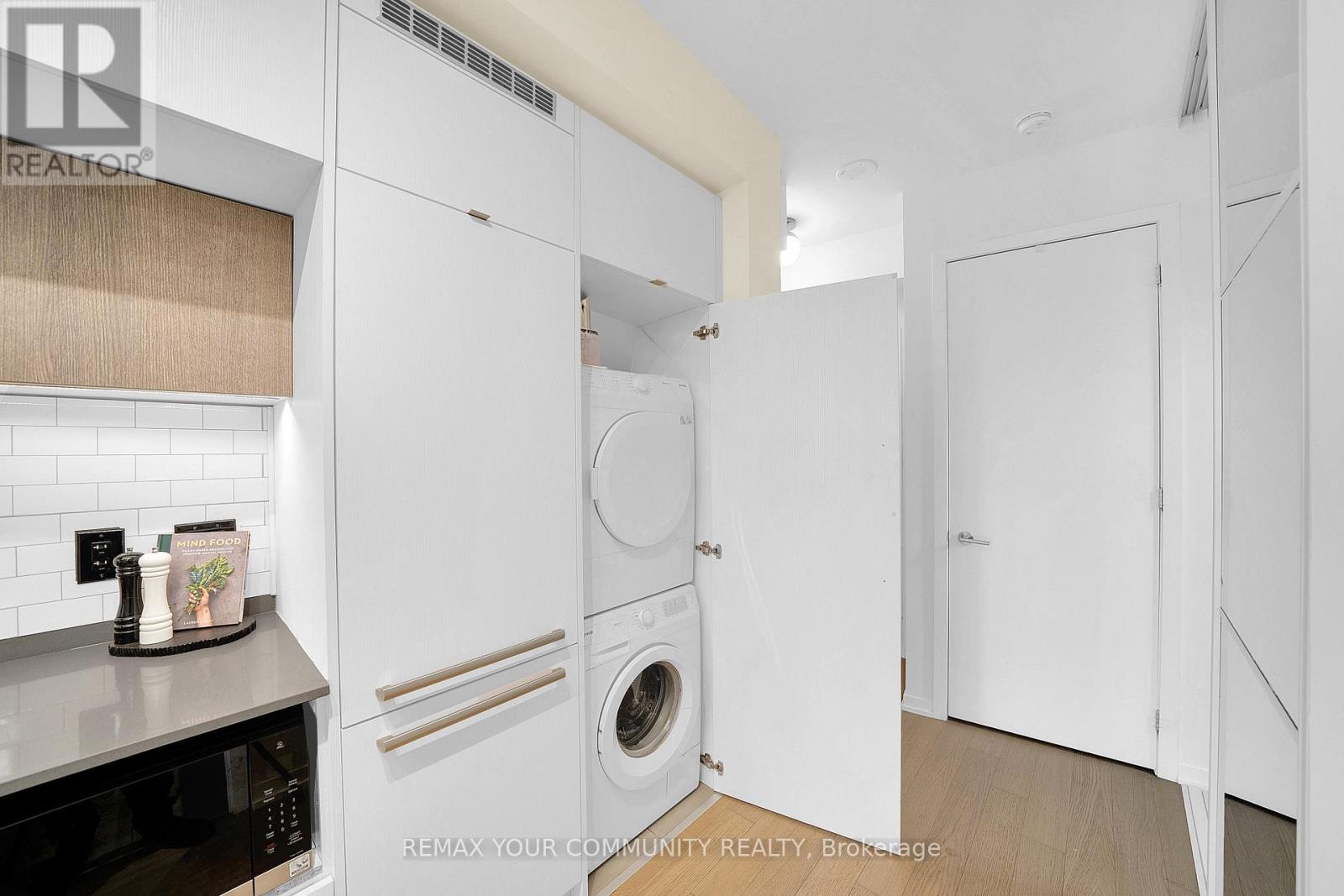 #602 138 ST.HELENS AVENUE - 12