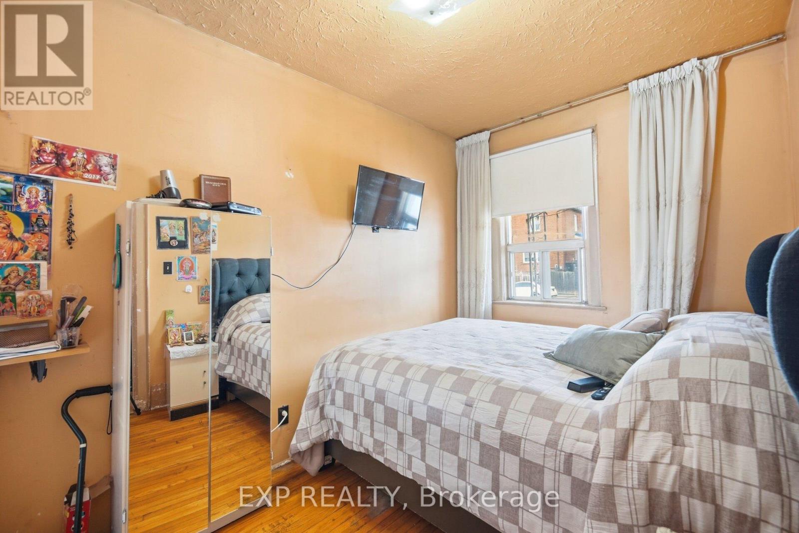 105 ROGERS ROAD - 13