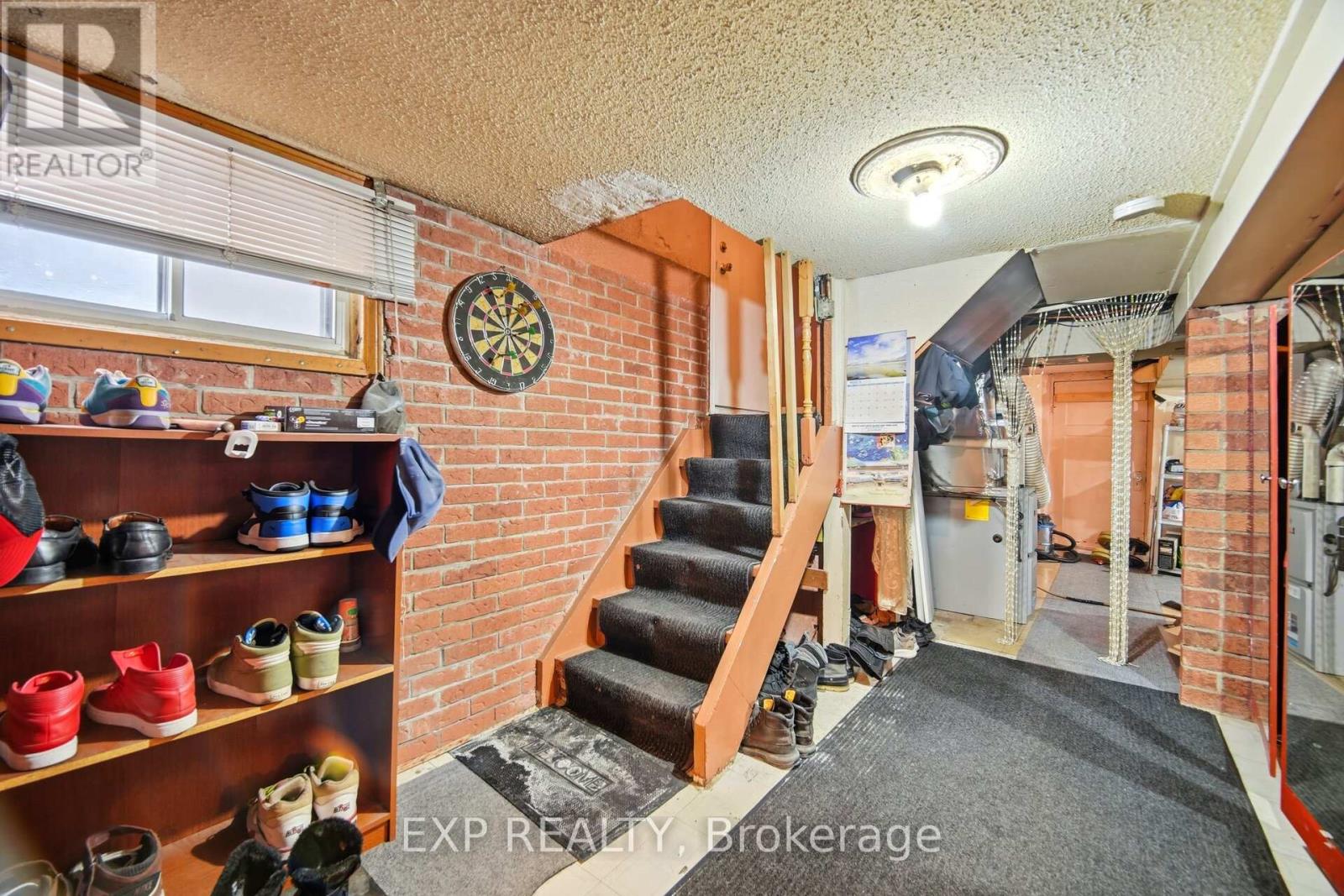 105 ROGERS ROAD - 18