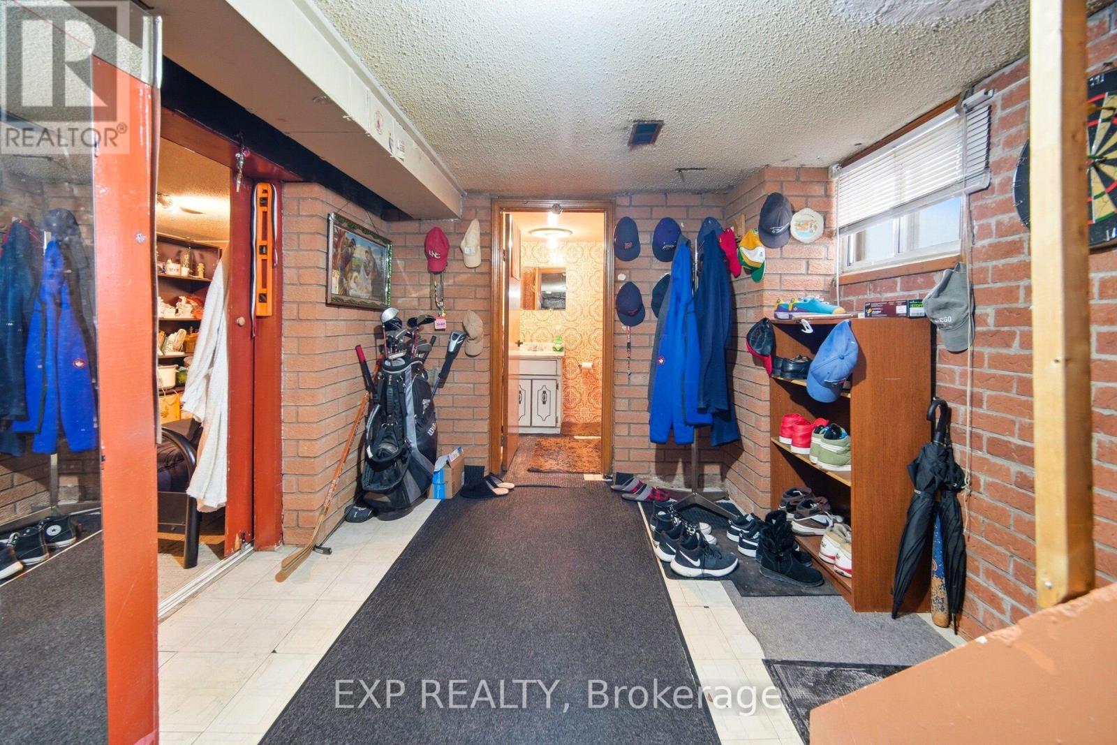 105 ROGERS ROAD - 19