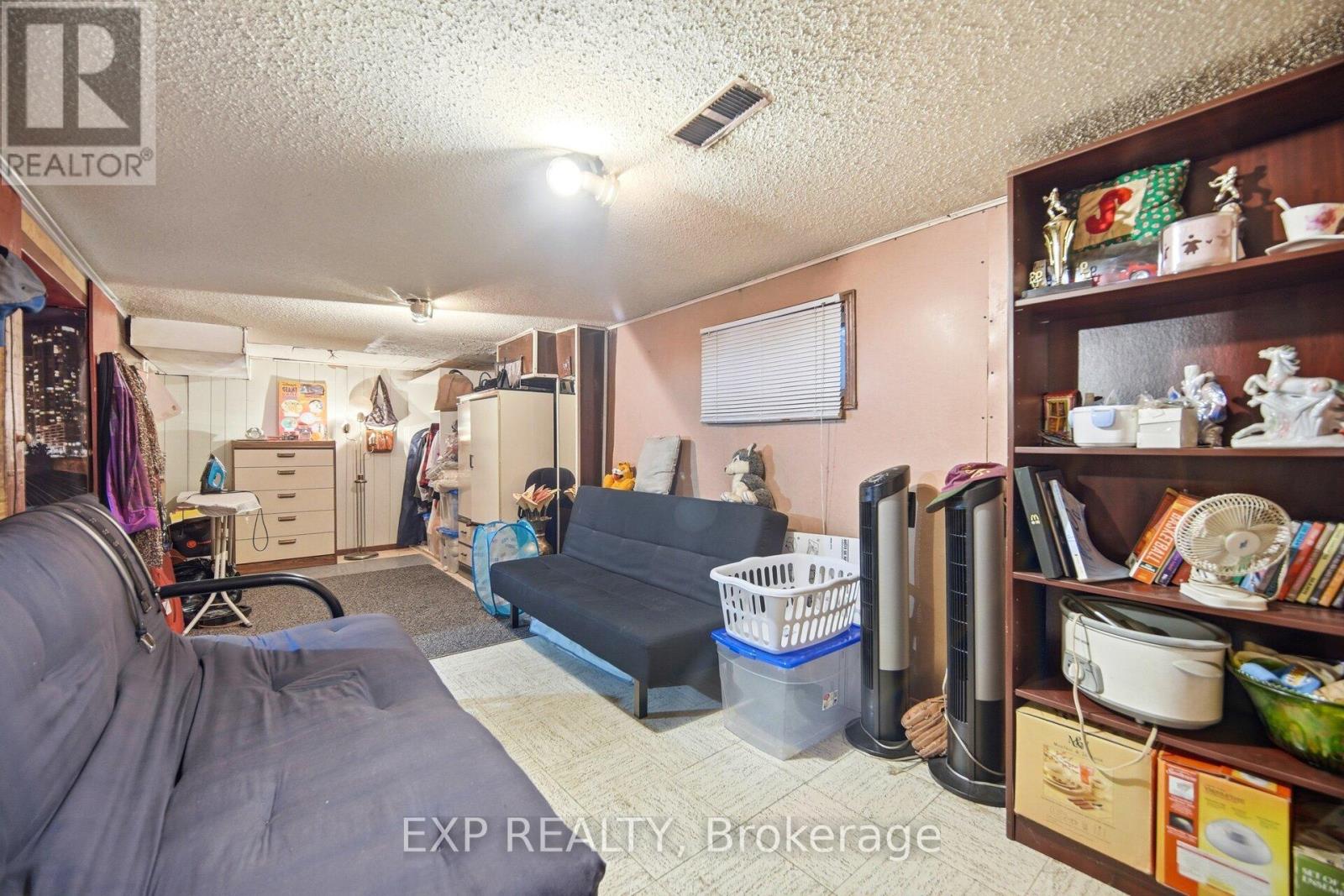 105 ROGERS ROAD - 21