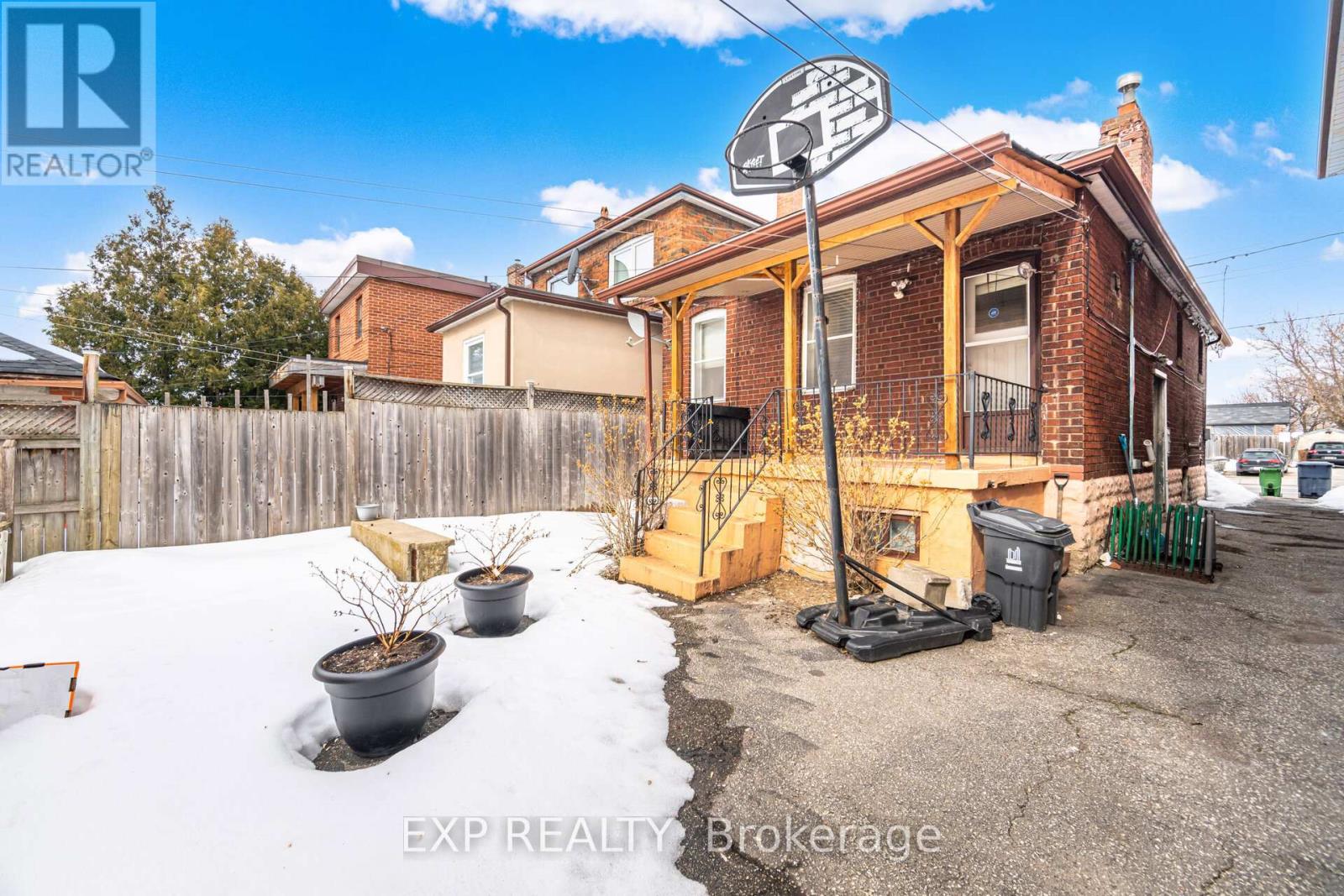 105 ROGERS ROAD - 25