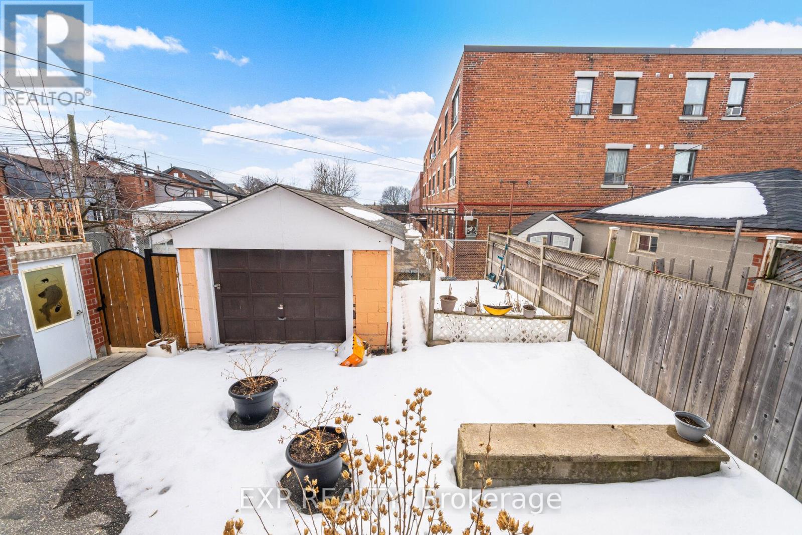 105 ROGERS ROAD - 27