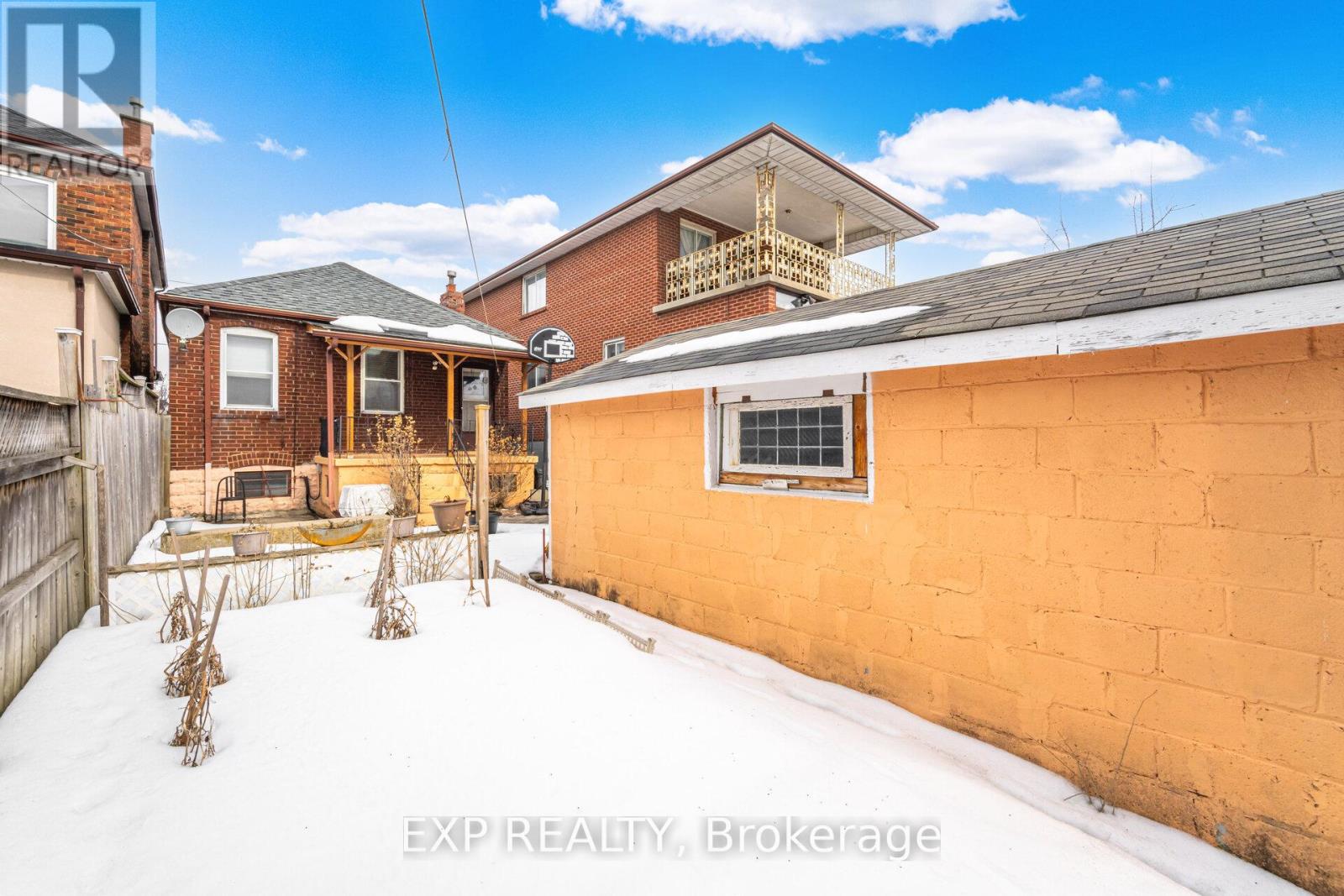 105 ROGERS ROAD - 28