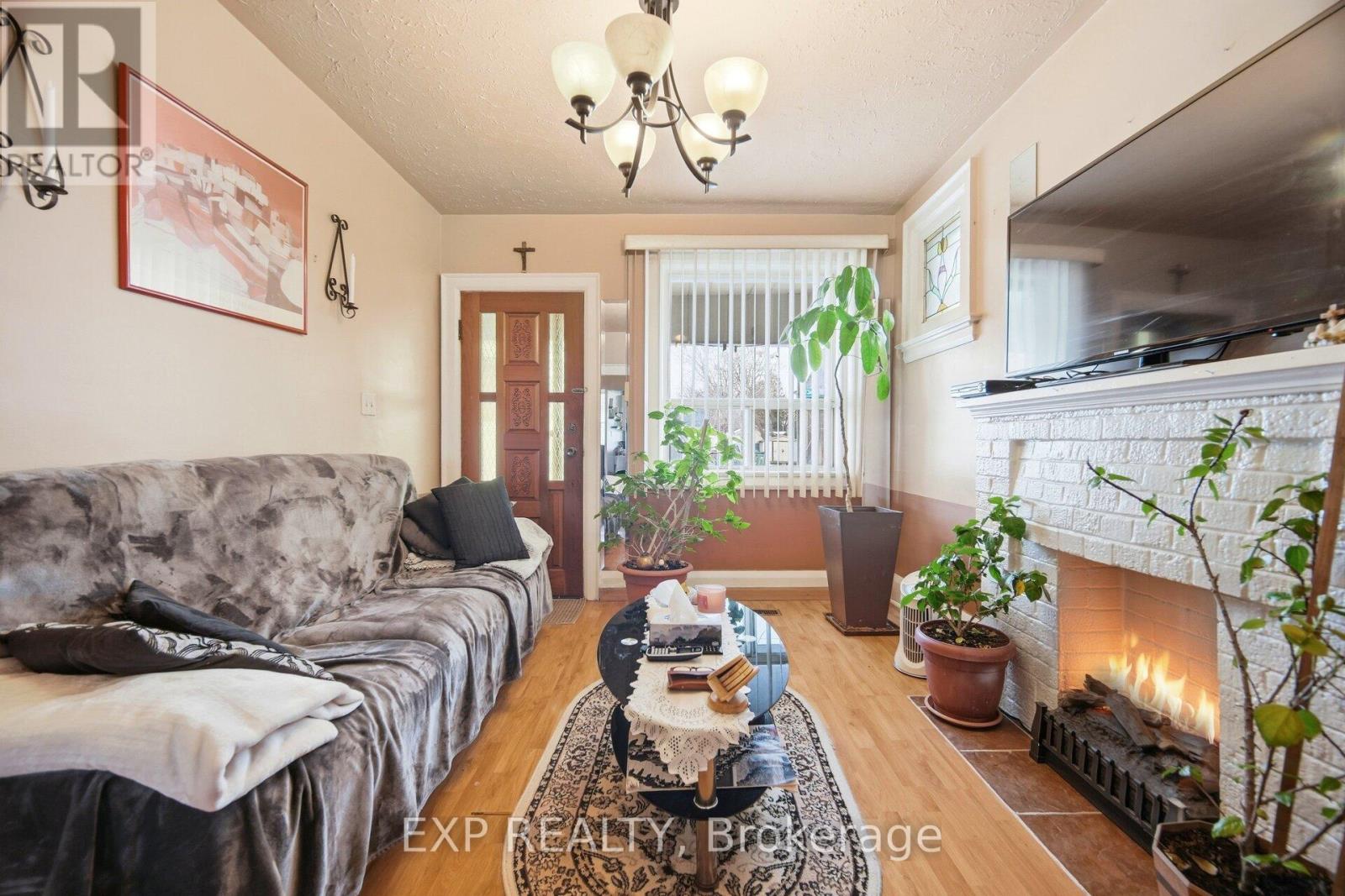 105 ROGERS ROAD - 3