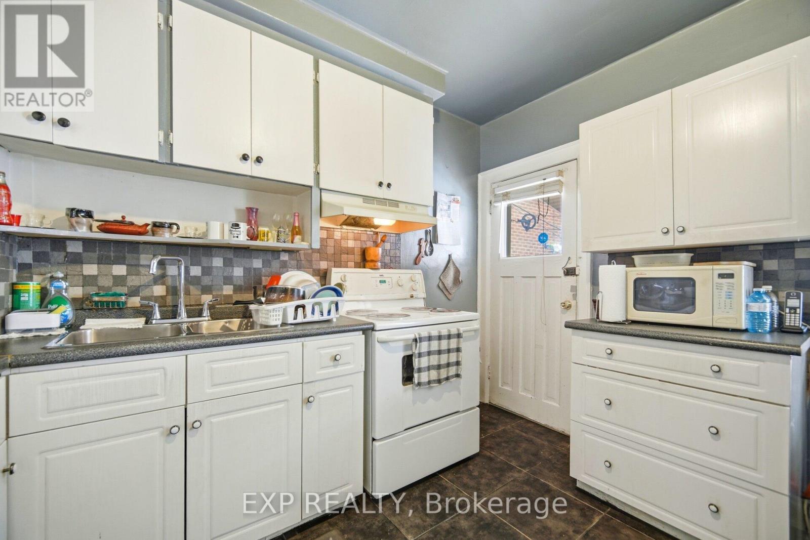 105 ROGERS ROAD - 9