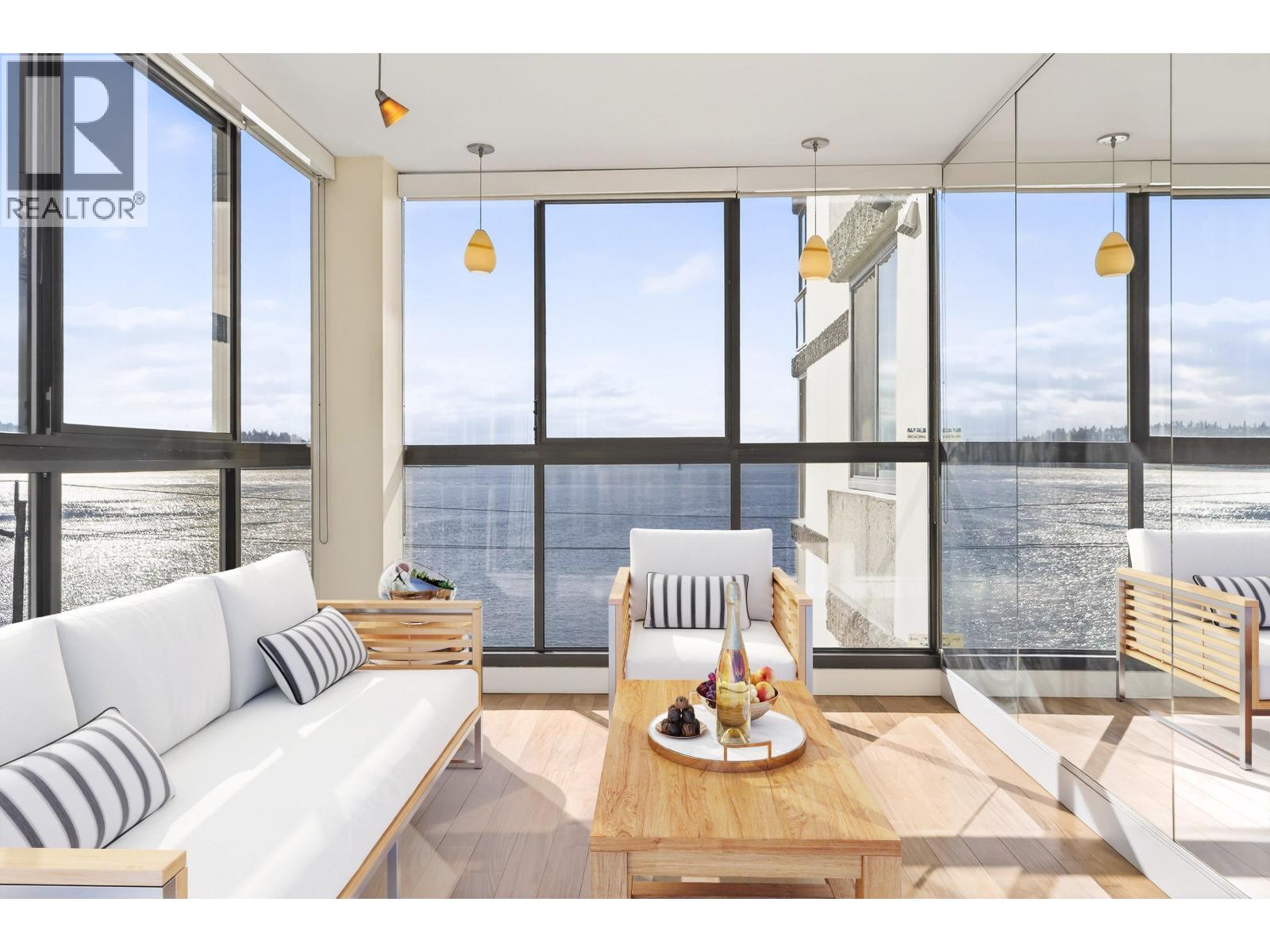 203 2090 ARGYLE Avenue - main photo