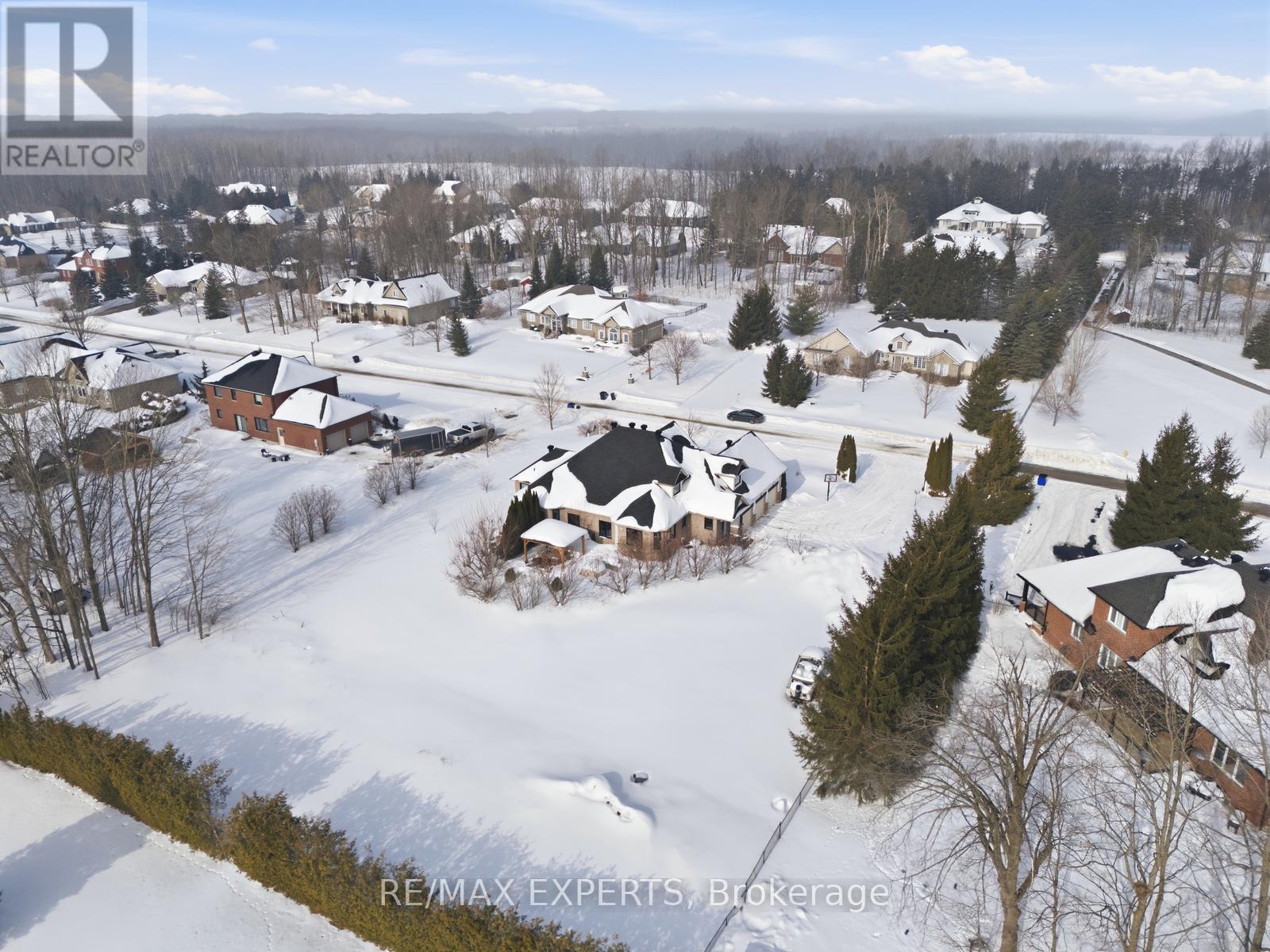 11 BASSWOOD CIRCLE - 46