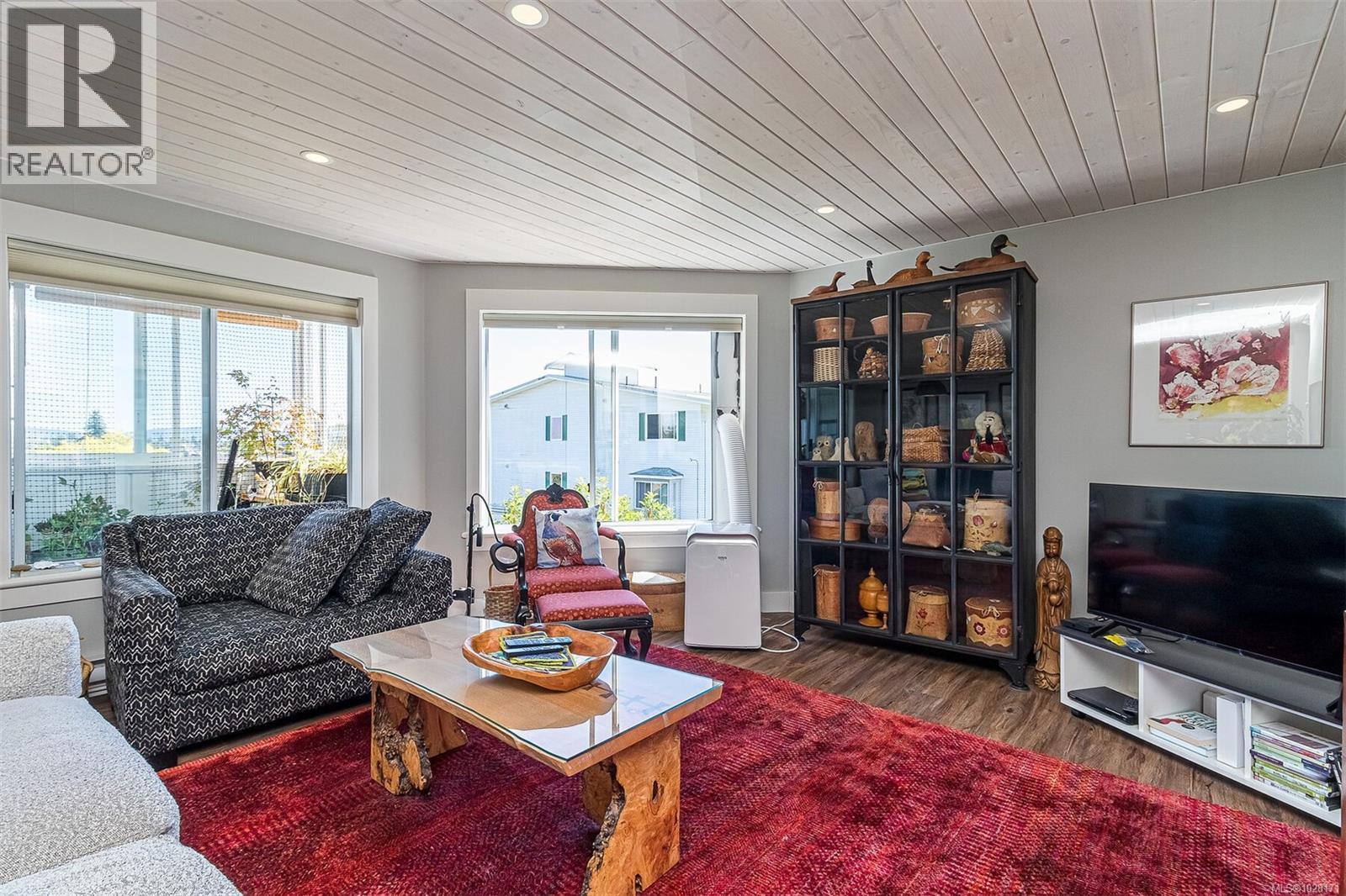 #404 9958 DANIEL ST - 9